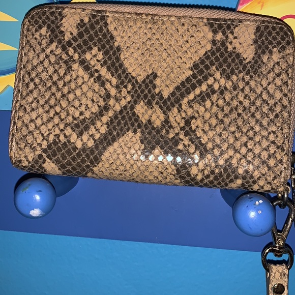 Michael kors snakeskin wristlet wallet - Picture 5 of 11